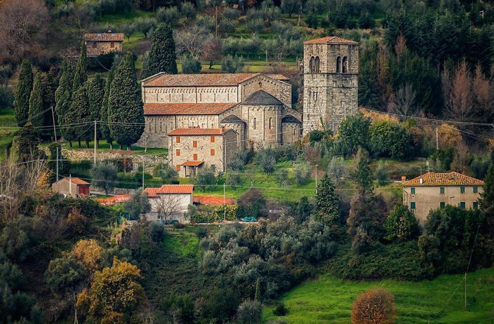 Casa Vacanze La Tosca Castelvecchio  Buitenkant foto